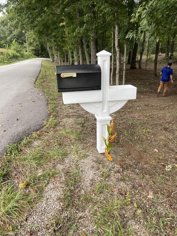 MailMaster® Hudson Mailbox with Planter™ from Step2