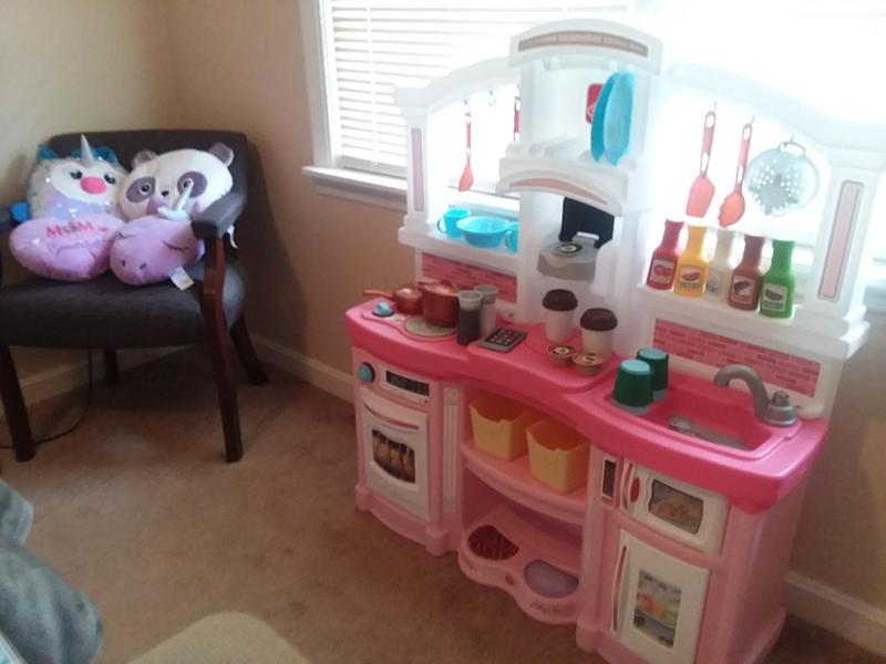 She even made food for her pillow pals!