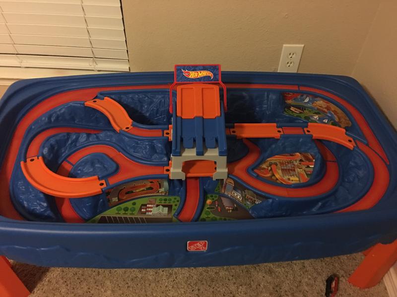 this step2 hot wheels car & track table