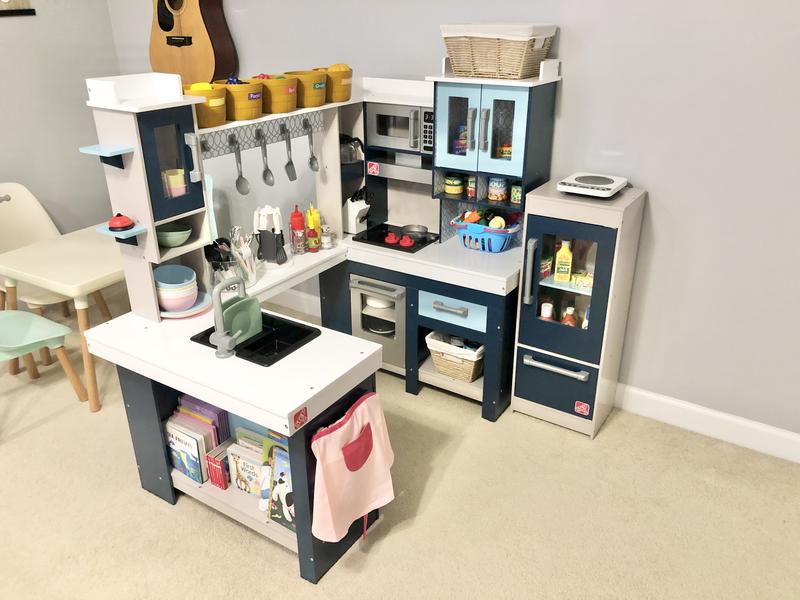 Walk in on sale kitchen playset