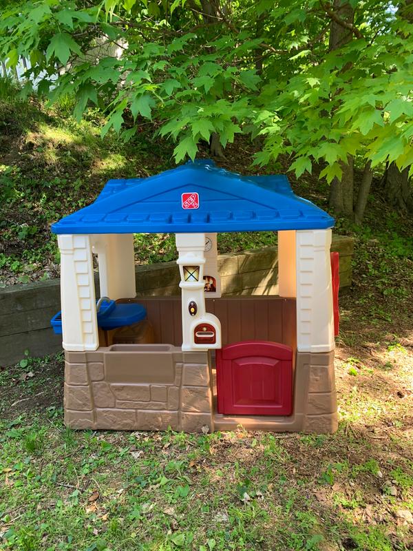 Neat and store tidy cottage playhouse