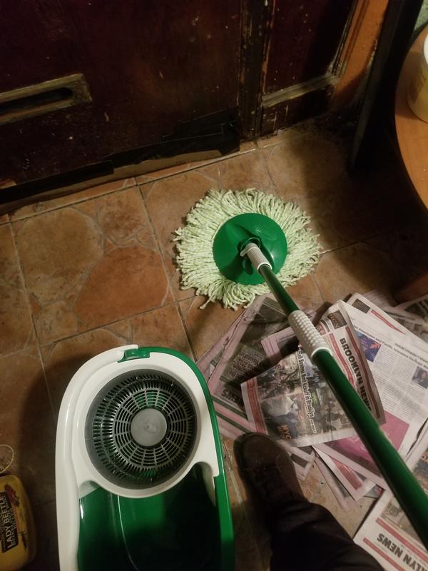 Libman Tornado Spin Mop Kit - Adjustable Handle, No-Spill Bucket -  Microfiber Head - Removes 99% Bacteria in the Spin Mops department at