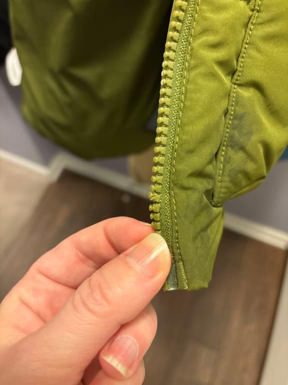 Customer photo for "Cheapest zipper ever, do not buy"