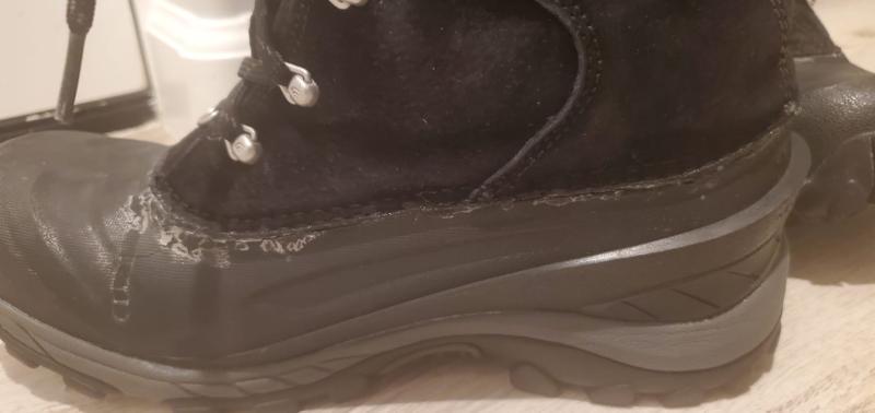 Customer photo for "Loved the boots, BUT got a defective one."