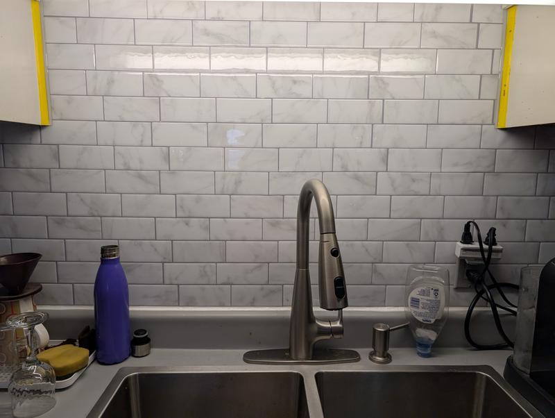 Smart Tiles Oslo Gray 23-in x 11-in Glossy Resin Brick Subway Peel and Stick Wall Tile (2.87-sq. ft/ Carton)