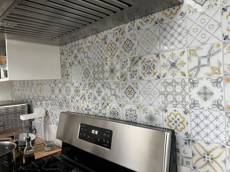 Smart Tiles Vintage Marino Multicolored 9-in x 9-in Glossy Resin Mixed Pattern Patterned Peel and Stick Wall Tile (2.22-sq. ft/ Carton)