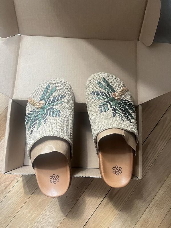 Review Thumbnail Image 0 384567404