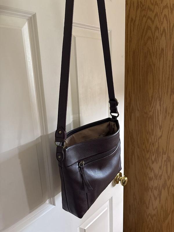 Customer photo for "Really like this purse. Crossbody"