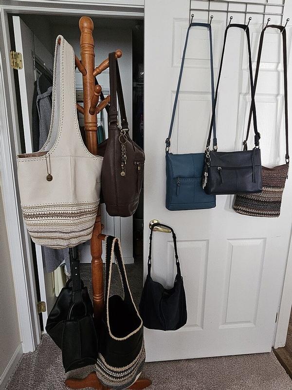 Review Thumbnail Image 0 383452943