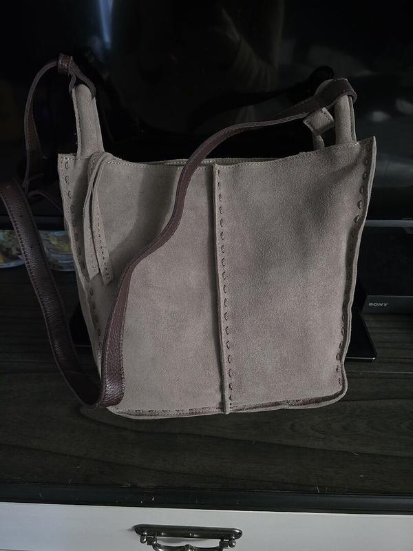 Customer photo for "Absolutely love this bag! I"