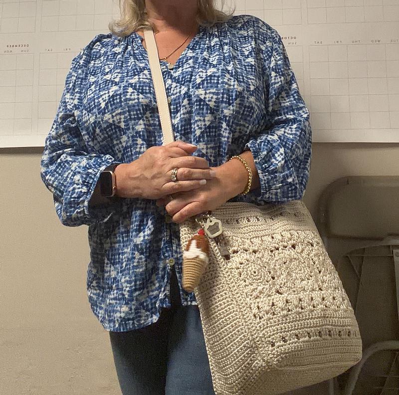 Customer photo for "I absolutely LOVE this bag!!!!!"