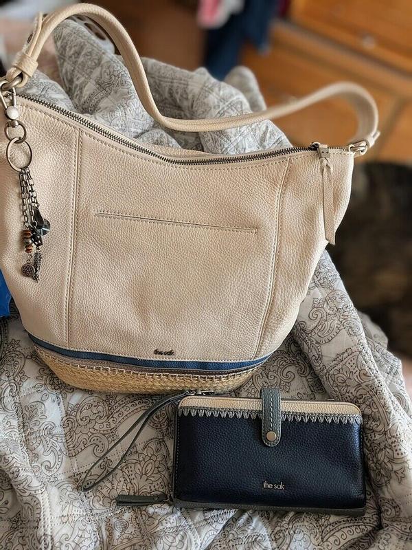 Review Thumbnail Image 0 383076467