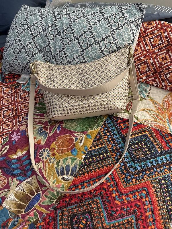 Customer photo for "Great looking purse. Love the"