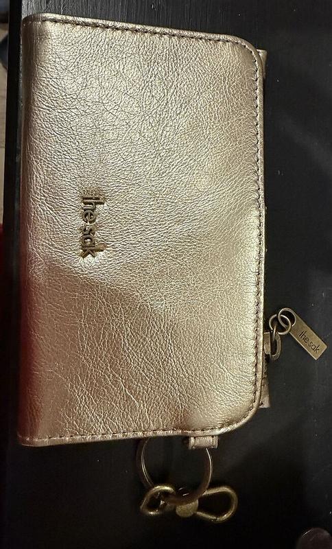 Customer photo for "Wallet"