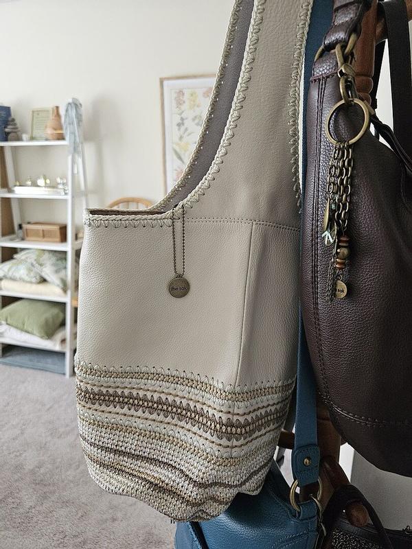 Review Thumbnail Image 0 384521913