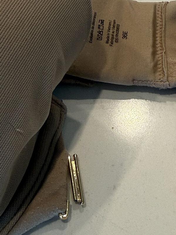 Customer photo for "Unmatched comfort but quality issues"