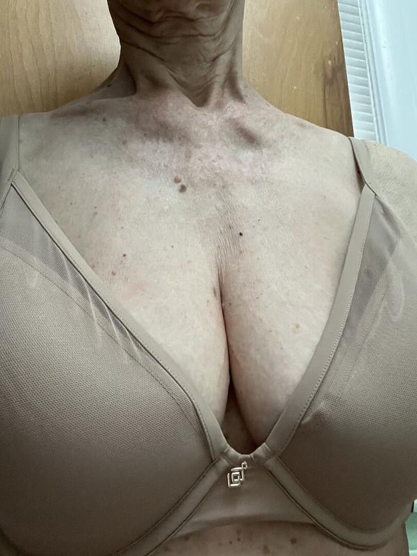 Customer photo for "First try wearing underwire style"