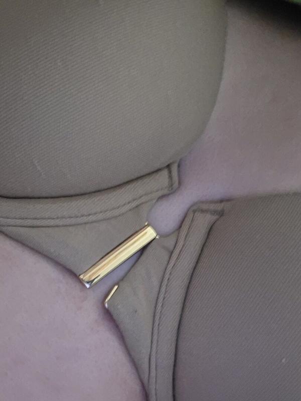 Customer photo for "The front clasp breaks"