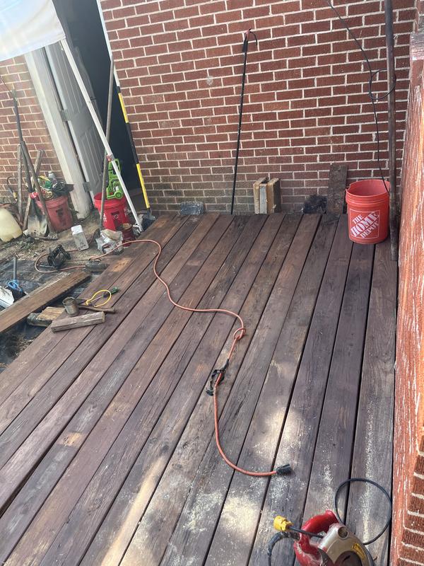 Seals decks w no problem