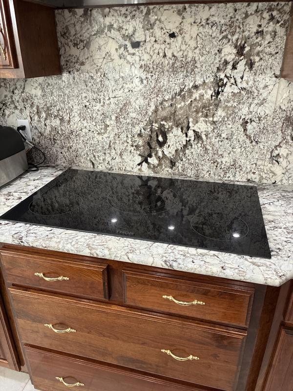 Thor Kitchen 36-in 5 Burners Smooth Surface (Radiant) Black Electric ...