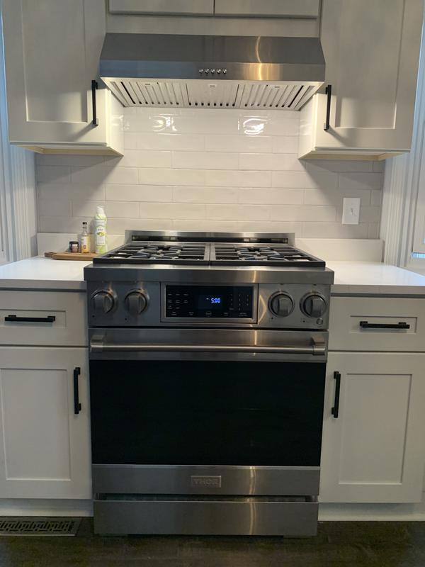 36-Inch Black/Rose Gold Pro-Style Gas Range | Gordon Ramsay