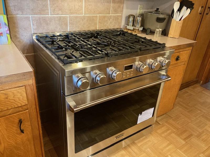 Thor Kitchen 36 Professional 6 Burner Gas Range Kitchen Oven, Stainless  Steel, 1 Piece - Pick 'n Save