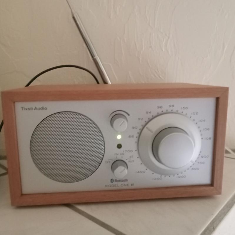 The perfect table radio! It has gusto!!