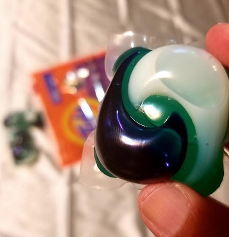 Capsules de détergent à lessive Tide Pods, 3 en 1, Spring Meadow, 57/pqt de  TIDE