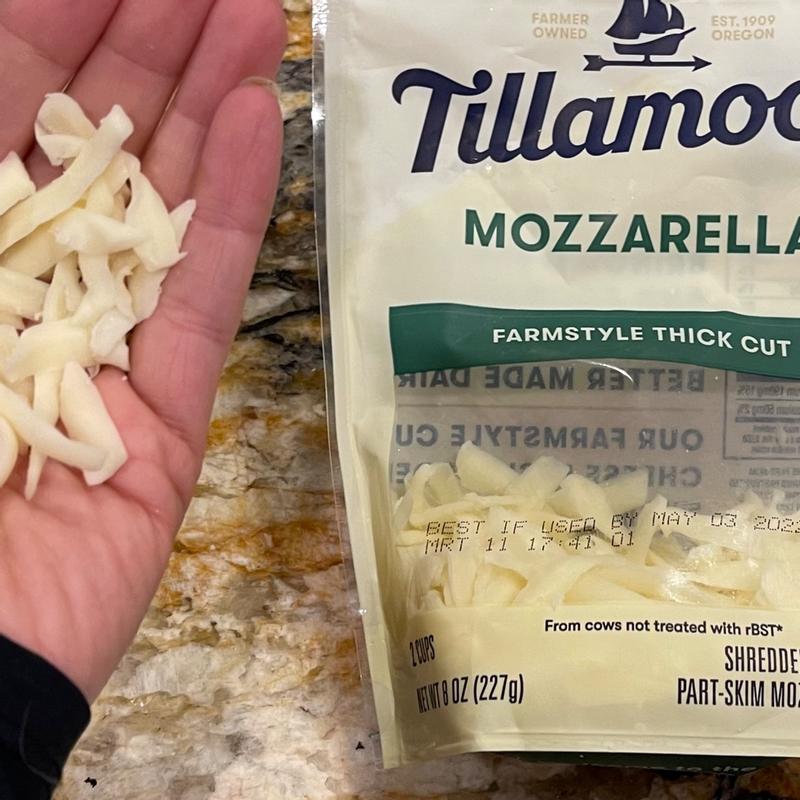 Tillamook Farmstyle Thick Cut Mozzarella Shredded Cheese, 8 oz