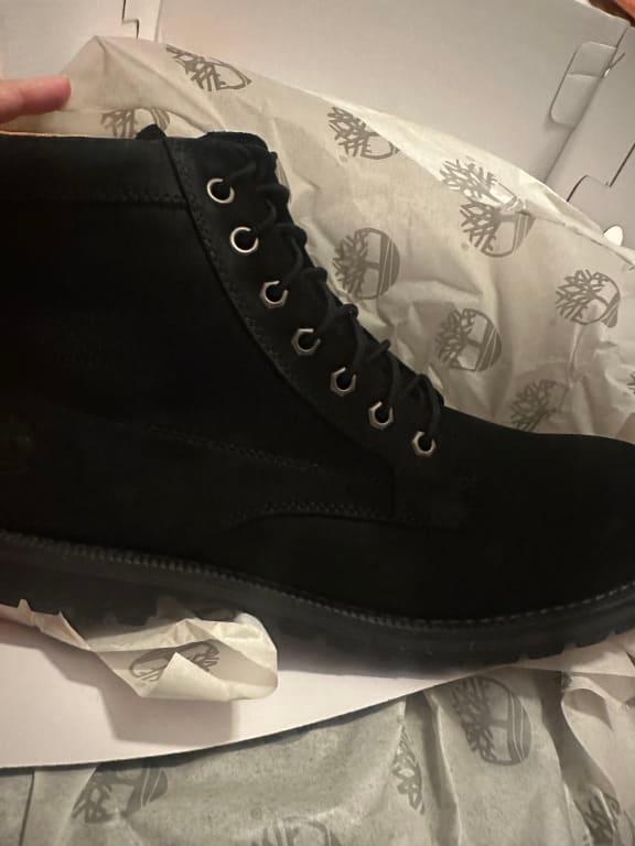 Customer photo for "It's not the same boot as advertised."