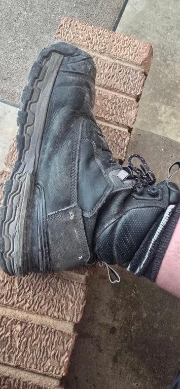 Side right shoe