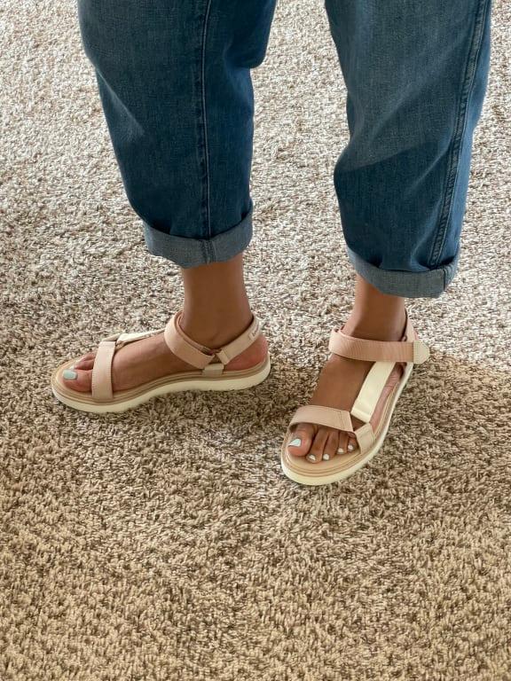 Review Thumbnail Image 0 256459642