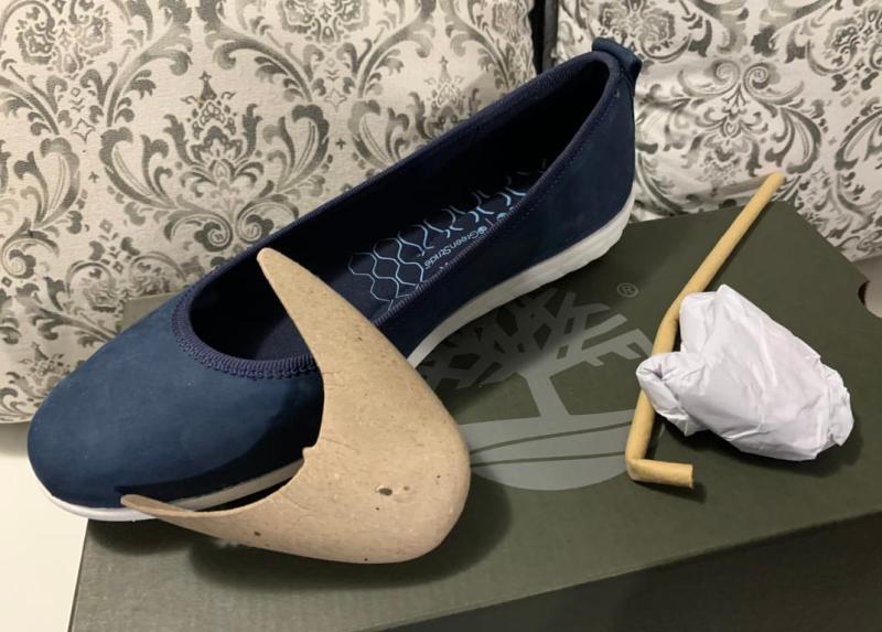 Look inside the toe and remove the cardboard.