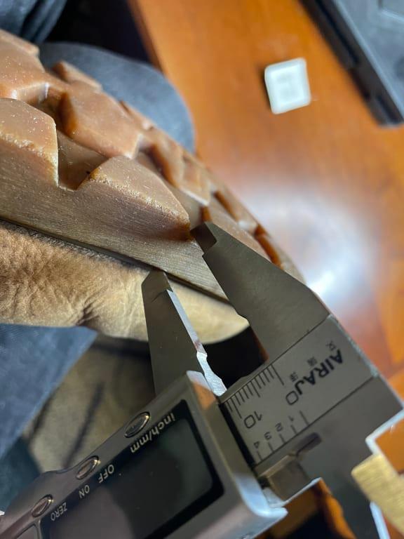 Minimum thickness excluding tracks