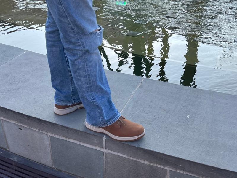 Timberland Men's Atwells Ave Lightweight Waterproof Leather Chukka