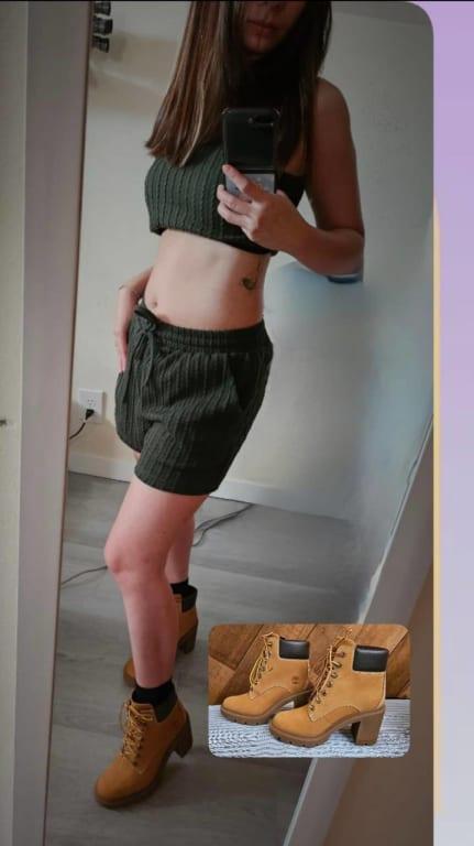 The shoes are very fashionable