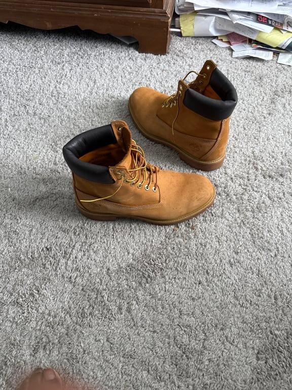 Review Thumbnail Image 0 385649351