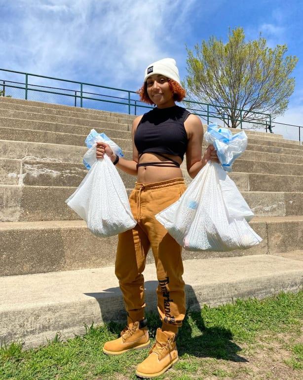 Micro plastics are a MEGA problem! This earth day, we picked up trash at the local parks. The majority of it was broken glass and small pieces of trash. It all adds up. Dispose of your trash properly no matter how small!♻️ @timberland #ad #timberlandstudent #timberlandoncampus #earthday
