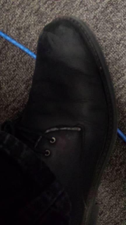 Flaking leather oxford