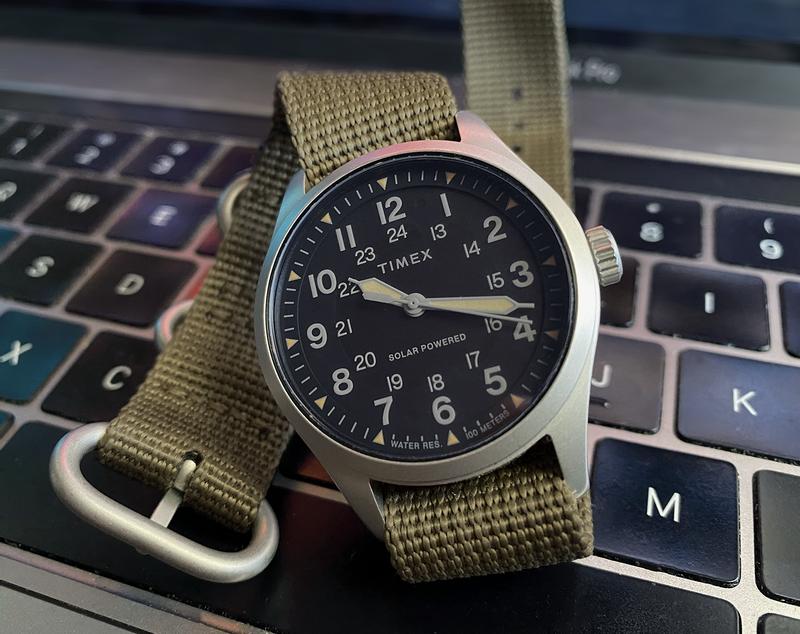 The watch looks made for this replacement nato I swapped in.