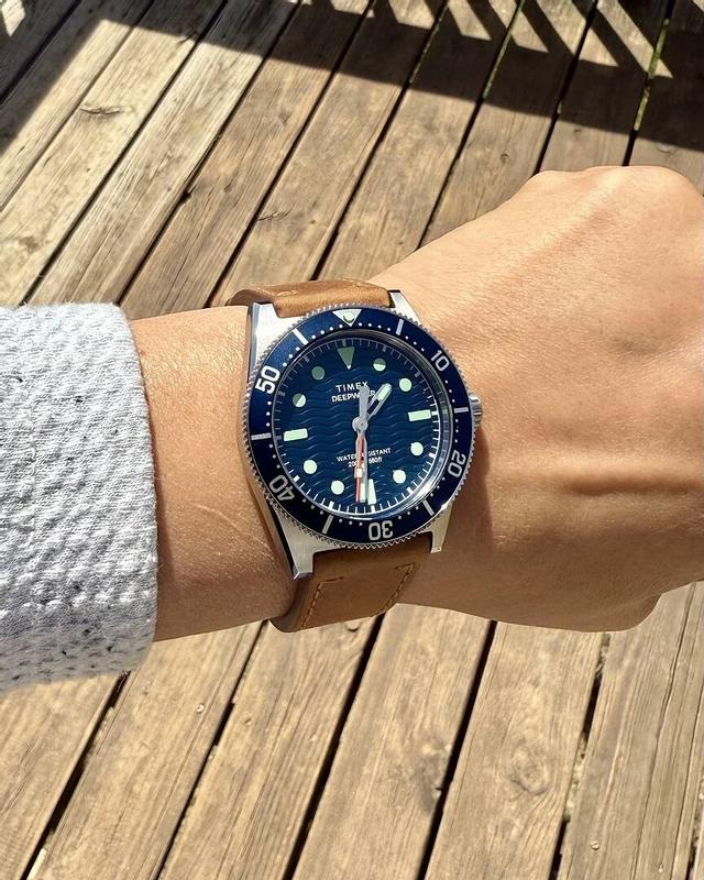 Customer photo for "This watch is beautiful, well"