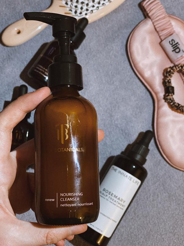 Customer photo for "DOES NOT DRY OUT your skin! Amazing!!!"