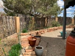 Whole garden fenced and almost invisible. Excellent!