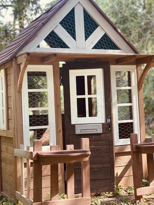 Turning playhouse into a rabbit house!
