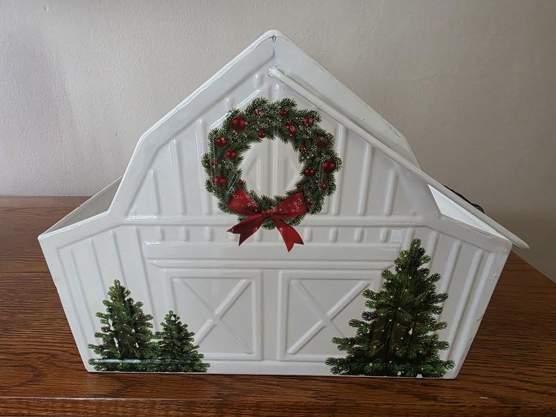 Cute metal barn decor with handle