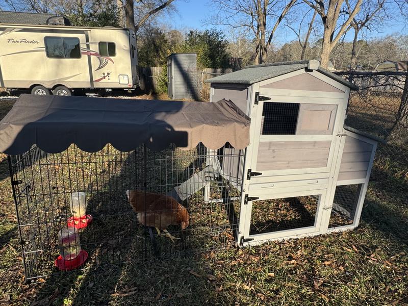 Exterior with nice vinyl cover