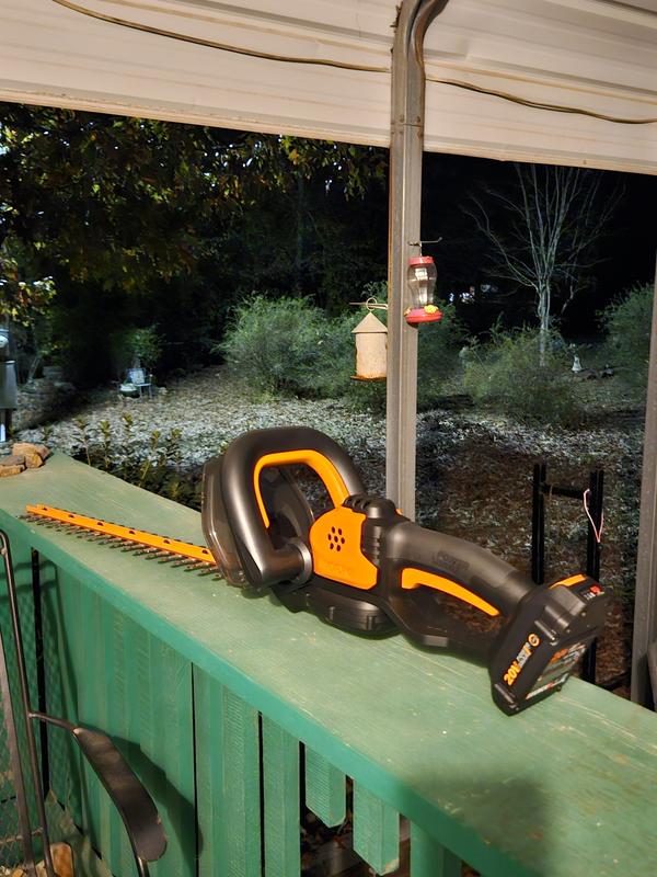 Worx 22 in. 20V Cordless Hedge Trimmer