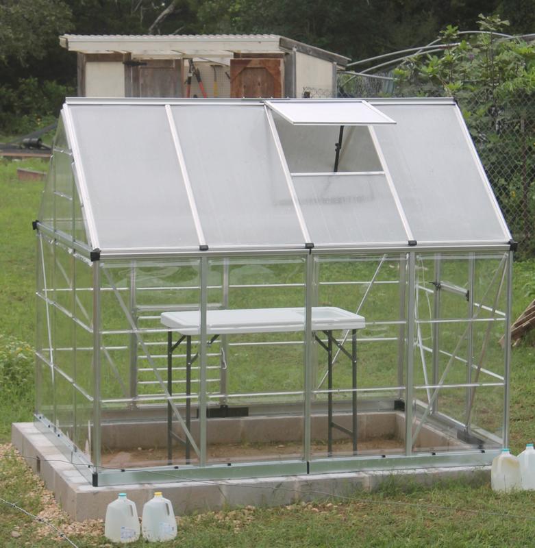 Side view with roof vent.