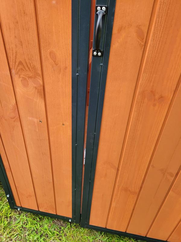 Rain will definitely be able to get in these cracks I'll have to rain guard it