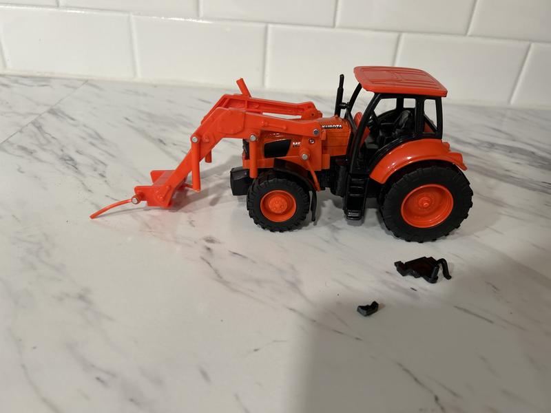 Kubota 1:32 D/C Pick Up Gooseneck With Kubota at Tractor